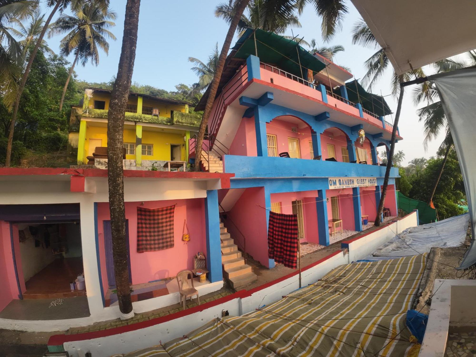 Om Ganesh Guest House Cliffside Arambol Exterior foto