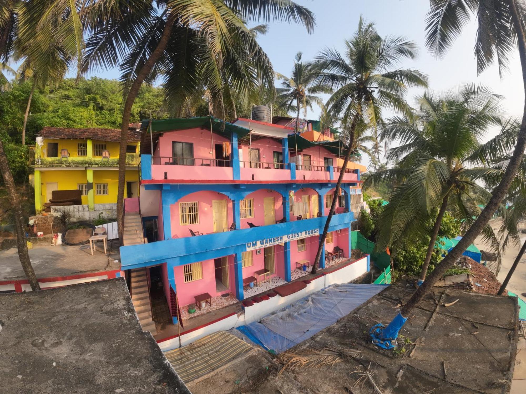 Om Ganesh Guest House Cliffside Arambol Exterior foto