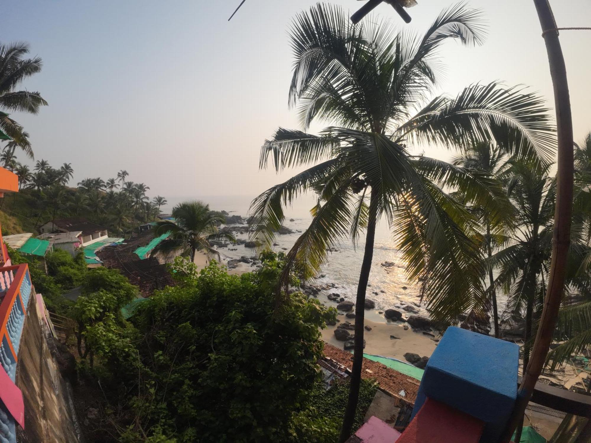 Om Ganesh Guest House Cliffside Arambol Exterior foto